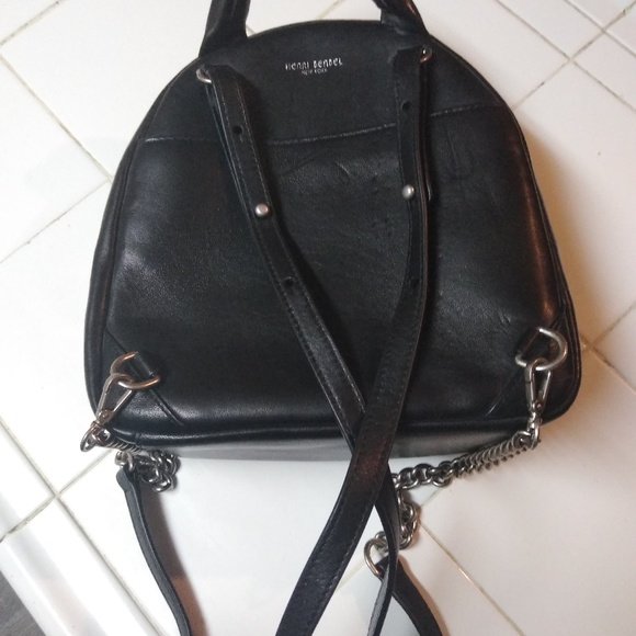 SOLD !!🚨👀Henri Bendel👀🚨 712 backpack - Picture 4 of 8